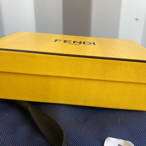 FENDI Way Sunglasses in Black - FE400091-01A MSRP $445 - BNIB main image 4